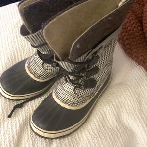 Sorel snow boots